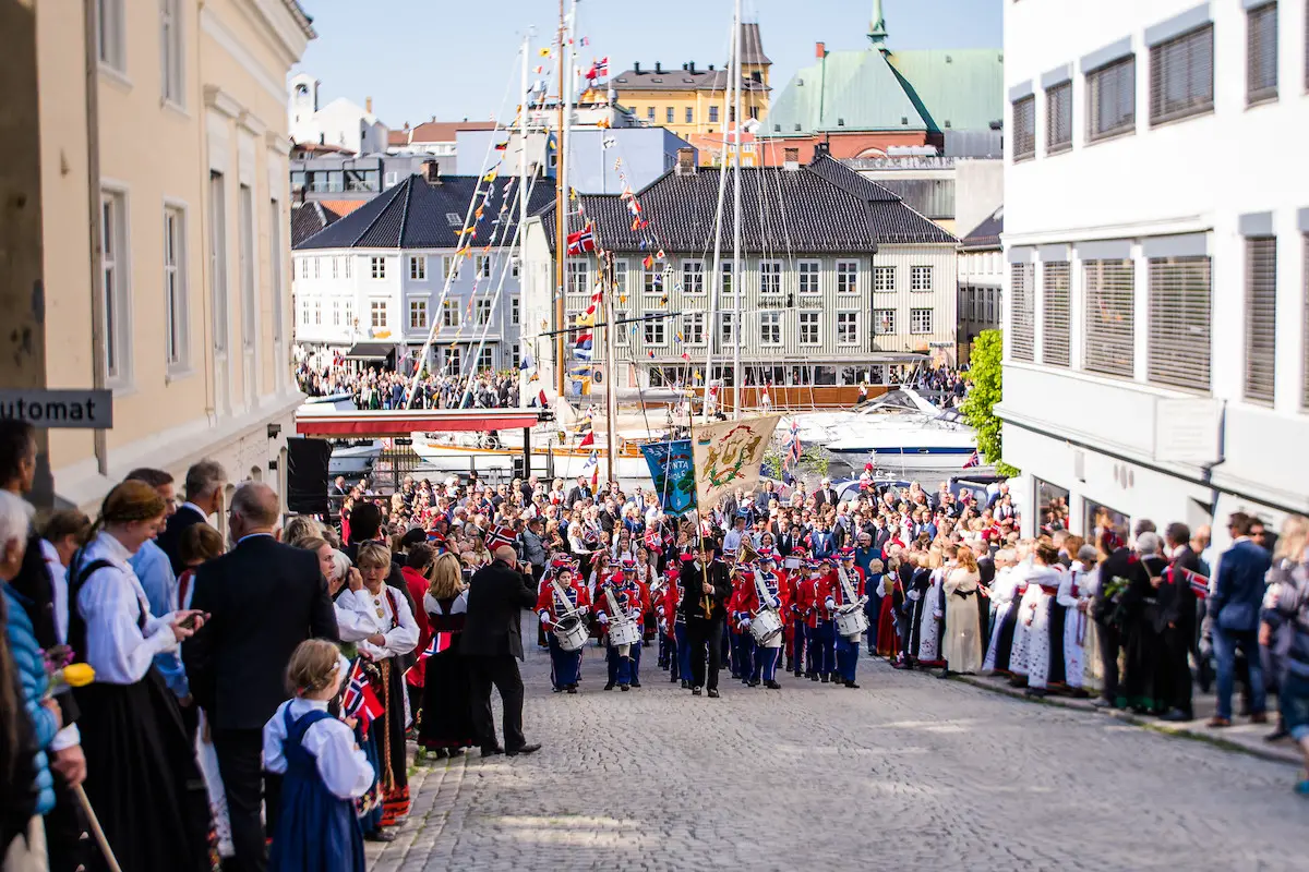 17 mai "Unrestricted": Comment la Norvège a-t-elle célébré sa première fête nationale post-COVID? 7 défilé du 17 mai
