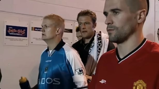 Oubliez l'histoire d'Erling Haaland avec Manchester United, une réunion de Roy Keane avec Alfie est ce que nous attendons - Samuel Luckhurst 7 Haaland et Keane se préparent à émerger à Old Trafford en 2001