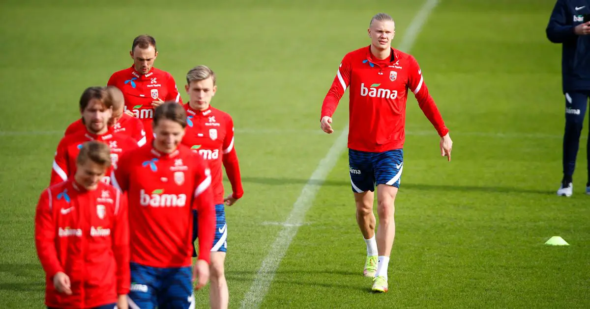 Norgessjef forklarer hvorfor Man City sendte terapeut for å overvåke Erling Haalands trening