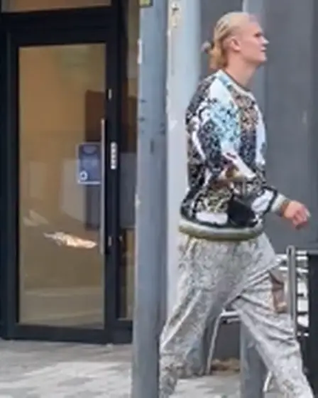 La star de Man City, Erling Haaland, a supplié de rejoindre Manchester United alors qu'il se promenait dans la rue 23 La star de Man City, Erling Haaland, a supplié de rejoindre Manchester United alors qu'il se promenait dans la rue - 22