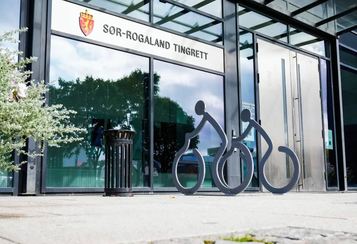 Un homme de 21 ans de Stavanger reconnu coupable d'avoir violé deux adolescents lors d'une fête 4 Un homme de 21 ans de Stavanger reconnu coupable d'avoir violé deux adolescents lors d'une fête - 3