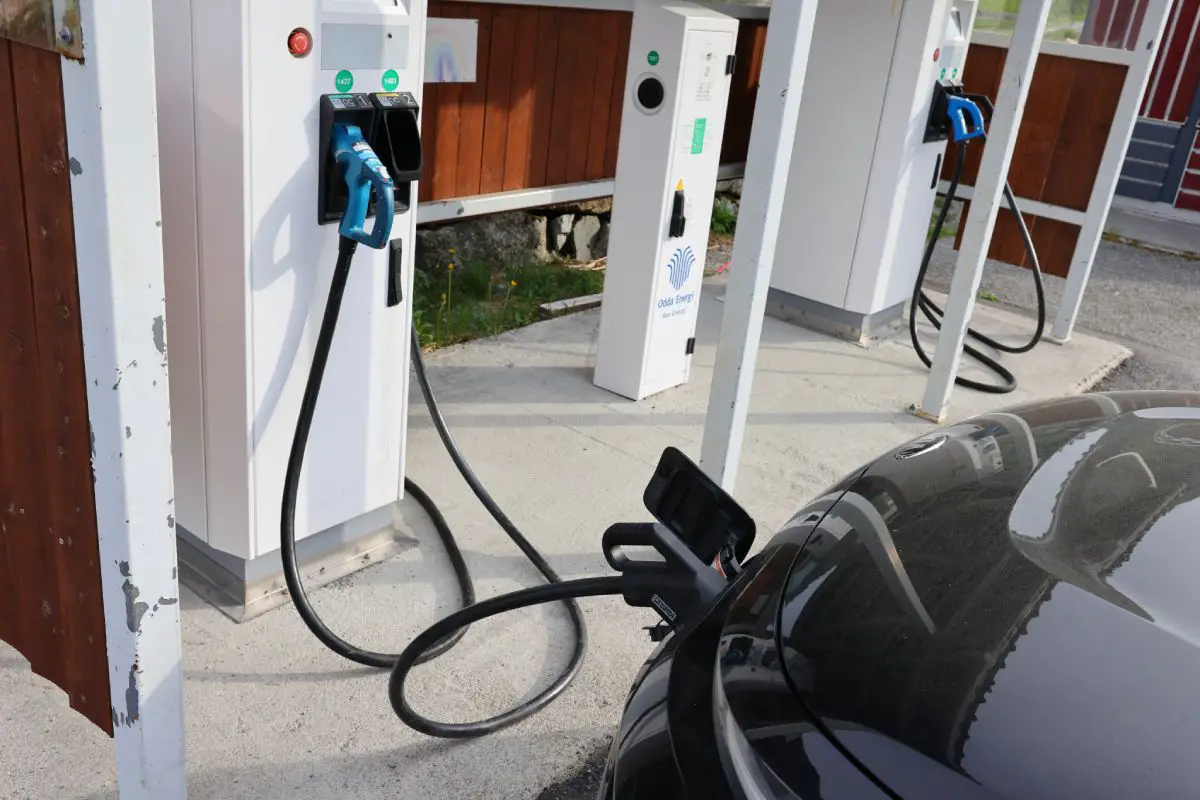 Il y a maintenant plus de 5 000 bornes de recharge rapide le long des routes norvégiennes 4 Il y a maintenant plus de 5 000 bornes de recharge rapide le long des routes norvégiennes - 3