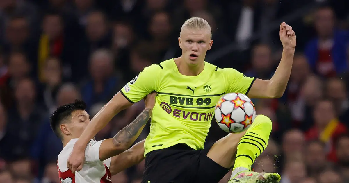 L'entraîneur de Manchester United, Erik ten Hag, s'exprime sur le duel entre Lisandro Martinez et Erling Haaland 4 L'entraîneur de Manchester United, Erik ten Hag, s'exprime sur le duel entre Lisandro Martinez et Erling Haaland - 3