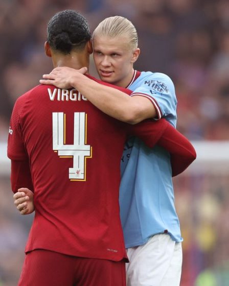 Virgil Van Dijk explique à ses coéquipiers du Liverpool FC comment arrêter Erling Haaland et Man City - 19