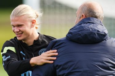 L'attaquant de Man City, Erling Haaland, réagit à la vidéo virale de Manchester United alors qu'il poursuit un autre record de Premier League - 18