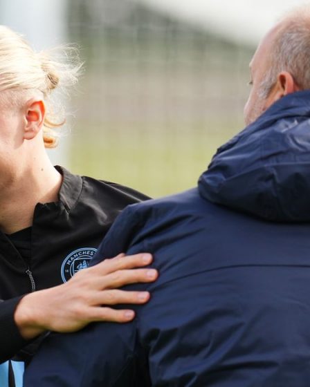 L'attaquant de Man City, Erling Haaland, réagit à la vidéo virale de Manchester United alors qu'il poursuit un autre record de Premier League 17 L'attaquant de Man City, Erling Haaland, réagit à la vidéo virale de Manchester United alors qu'il poursuit un autre record de Premier League - 16