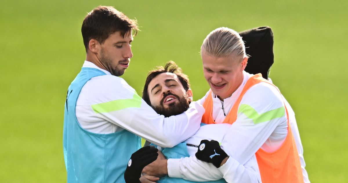 Comment les défenseurs de Man City tentent d'arrêter Erling Haaland à l'entraînement 4 Comment les défenseurs de Man City tentent d'arrêter Erling Haaland à l'entraînement - 3
