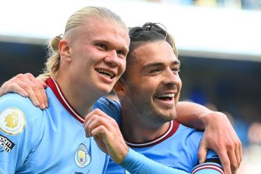 Jack Grealish partage une blague sur le terrain qu'il a avec son coéquipier de Man City, Erling Haaland - 31