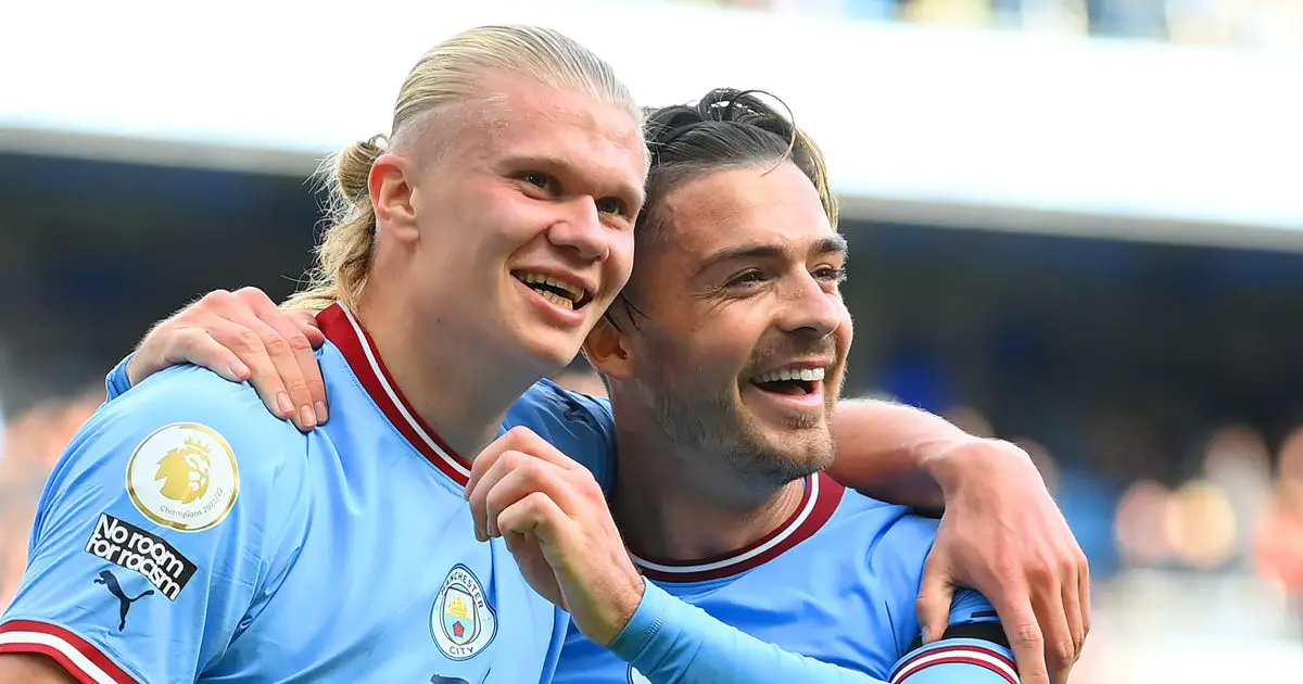 Jack Grealish partage une blague sur le terrain qu'il a avec son coéquipier de Man City, Erling Haaland 4 Jack Grealish partage une blague sur le terrain qu'il a avec son coéquipier de Man City, Erling Haaland - 3