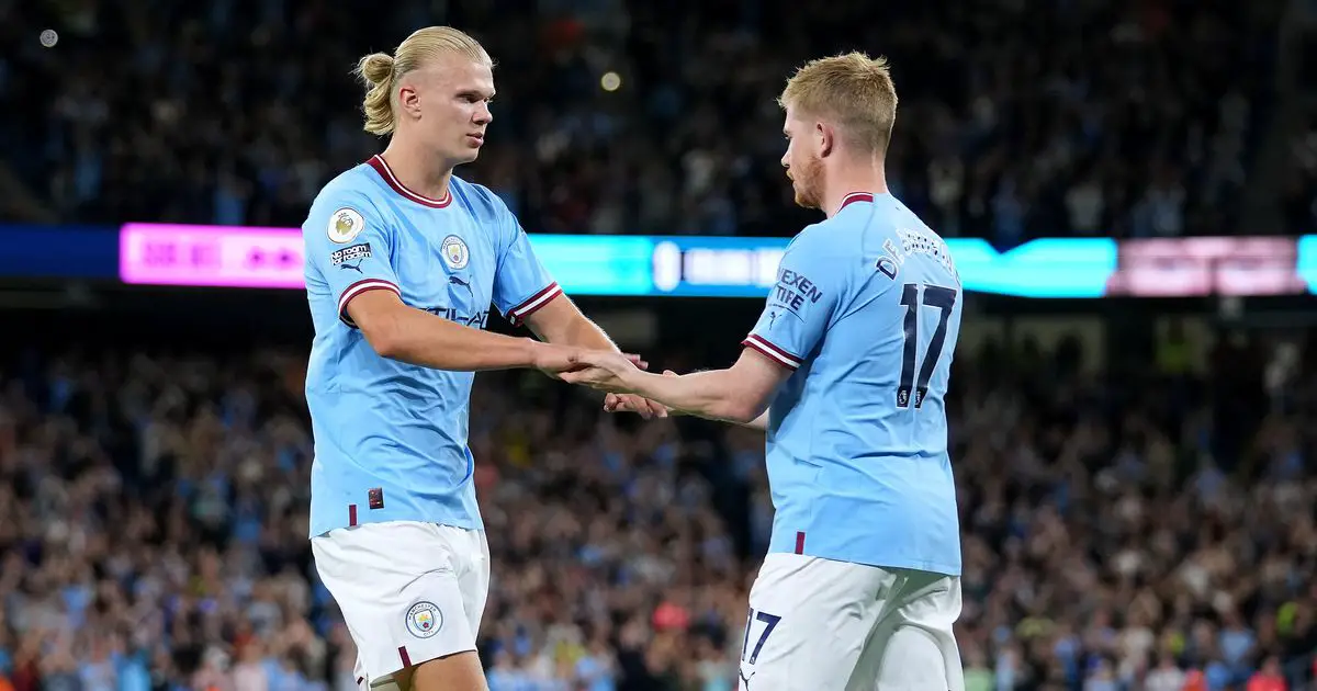Micah Richards explique comment Erling Haaland peut aider Kevin De Bruyne à obtenir la statue de Man City - 3