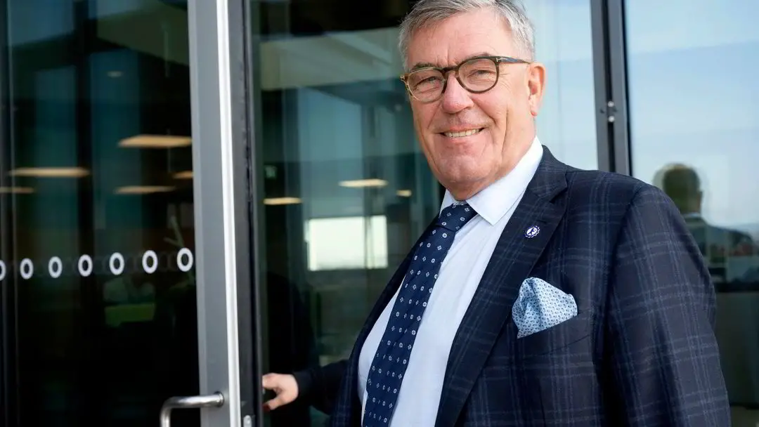 Komplett lèvera un milliard de NOK dans le cadre d'un placement privé - Stein Erik Hagen souscrira pour un demi-milliard 4 Komplett lèvera un milliard de NOK dans le cadre d'un placement privé - Stein Erik Hagen souscrira pour un demi-milliard - 3