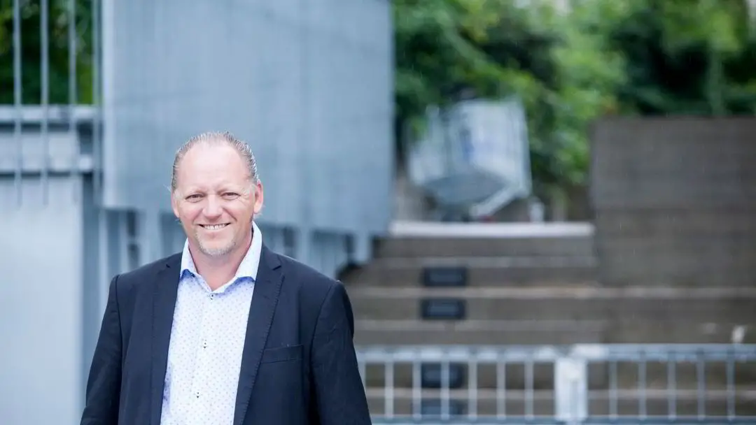 Le milliardaire Drammen s'installe en Suisse | DN - 3