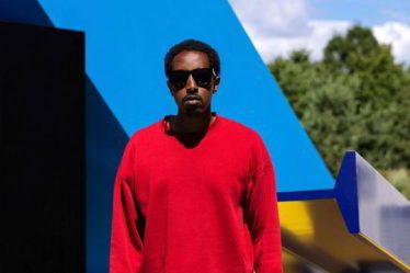 L'humoriste Ahmed Mamow fonde son émission de stand-up sur une éducation marquée par les étrangers, le racisme et la pauvreté - 16