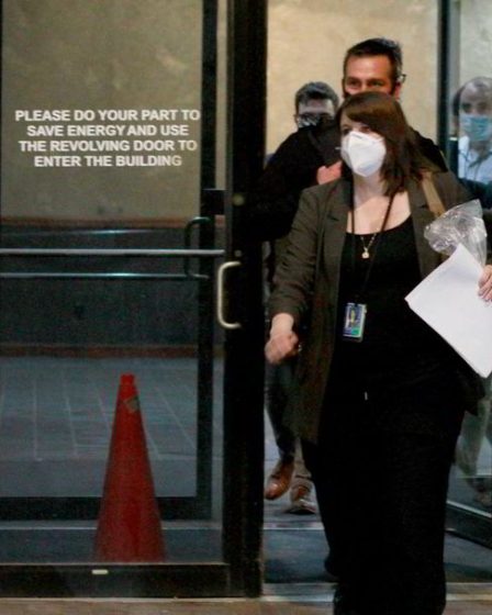 Les théories du complot créent de l'insécurité pour les travailleurs électoraux américains 5 Les théories du complot créent de l'insécurité pour les travailleurs électoraux américains - 4