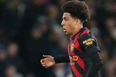 Man City confirme un autre joueur de la première équipe sans signature en janvier lors de la victoire de Leeds – Simon Bajkowski - 20
