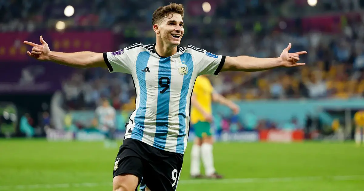 Julian Alvarez utilise la Coupe du monde pour donner à Pep Guardiola un nouveau dilemme à Man City – Alex Brotherton 4 Julian Alvarez utilise la Coupe du monde pour donner à Pep Guardiola un nouveau dilemme à Man City – Alex Brotherton - 3