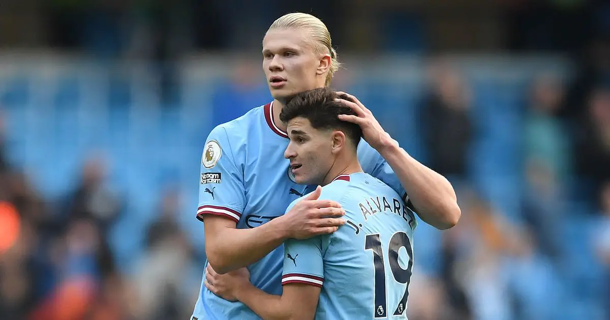 La légende d'Arsenal affirme que Man City ayant à la fois Erling Haaland et Julian Alvarez n'est "pas très juste" - 3
