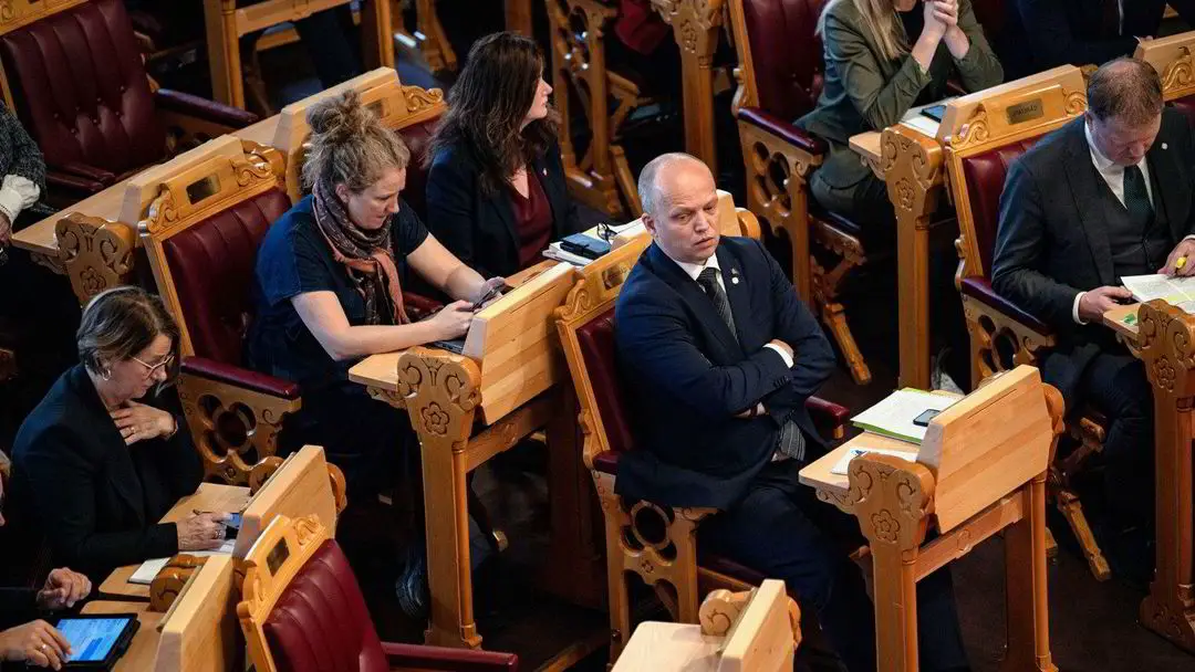 Erreur du ministre des Finances concernant les avoirs des immigrants 4 Erreur du ministre des Finances concernant les avoirs des immigrants - 3