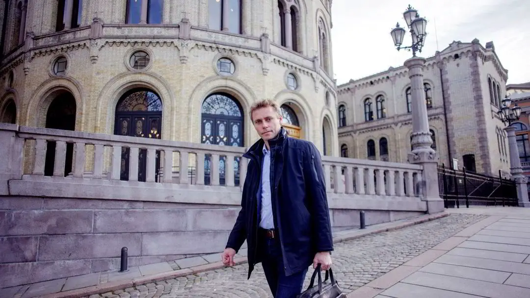 Recherche, une histoire de Noël | DN 4 Recherche, une histoire de Noël | DN - 3