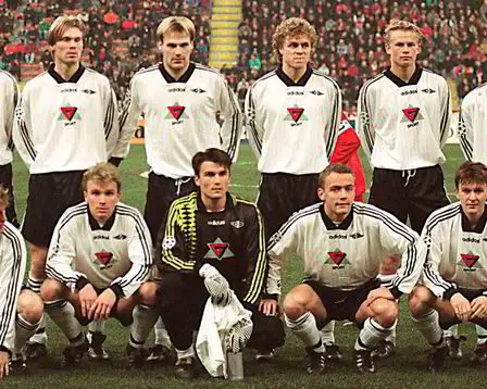 Thomas Karlsen et Erik Niva ont écrit un livre sur la saison de Rosenborg en 1996. - 33