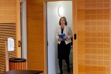 La Norges Bank relève son taux d'intérêt directeur de 0,25 point de pourcentage - le taux d'intérêt le plus élevé en 13 ans - 16