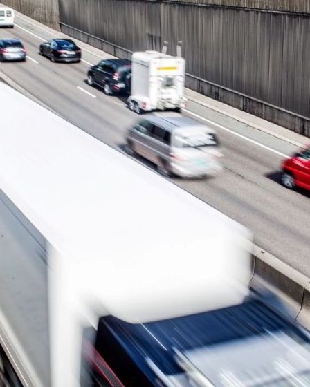 Doit examiner les émissions des voitures particulières et du trafic lourd - 1