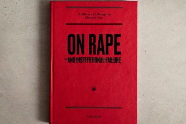 L'artiste Laia Abril publie "On Rape", un ouvrage complet sur le viol - 20