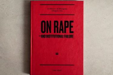 L'artiste Laia Abril publie "On Rape", un ouvrage complet sur le viol - 6