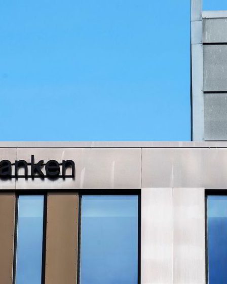 Un jeune de 13 ans a gaspillé près d'un quart de million de dollars en ligne avec la carte de crédit de sa mère - maintenant, Sbanken paie la facture - 25