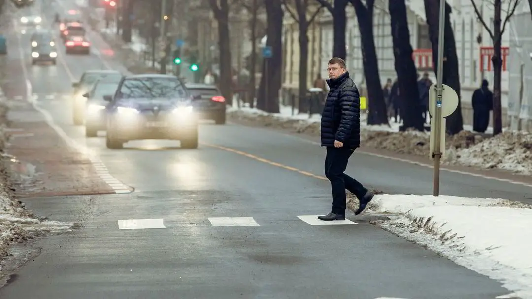 Un client de Tesla a demandé le remboursement lorsque le siège du conducteur du modèle haut de gamme s'est détaché. La compagnie de voitures électriques a répondu par un procès 4 Un client de Tesla a demandé le remboursement lorsque le siège du conducteur du modèle haut de gamme s'est détaché. La compagnie de voitures électriques a répondu par un procès - 3