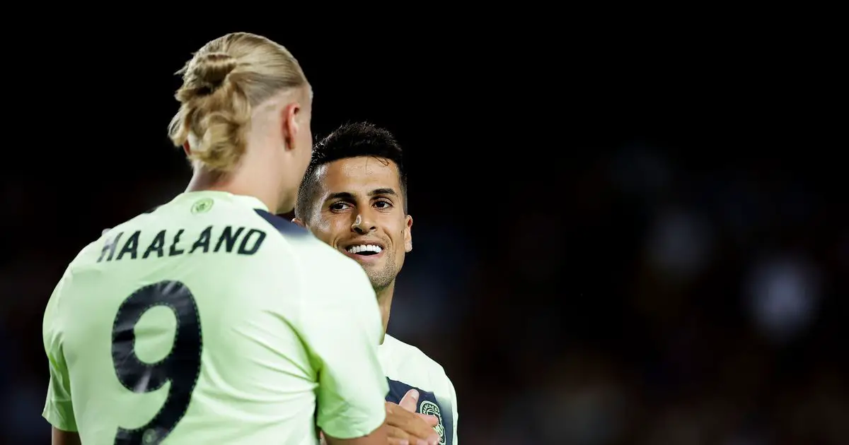 Man City prend la décision de Joao Cancelo alors que Sergio Aguero envoie un avertissement - 3