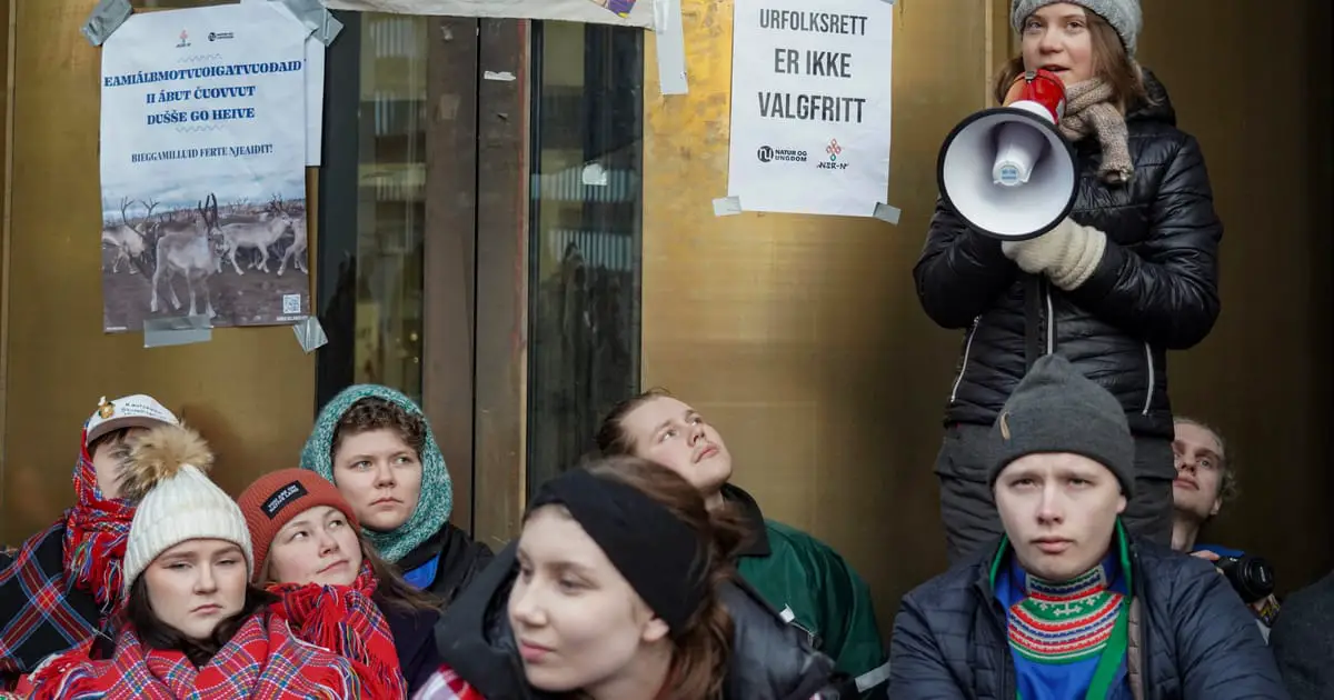 Greta Thunberg et des militants bloquent le ministère norvégien de l'énergie - POLITICO 4 Greta Thunberg et des militants bloquent le ministère norvégien de l'énergie - POLITICO - 3