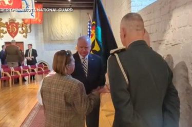 Walz visite la Norvège pour commémorer l'échange historique de troupes depuis 50 ans - 20