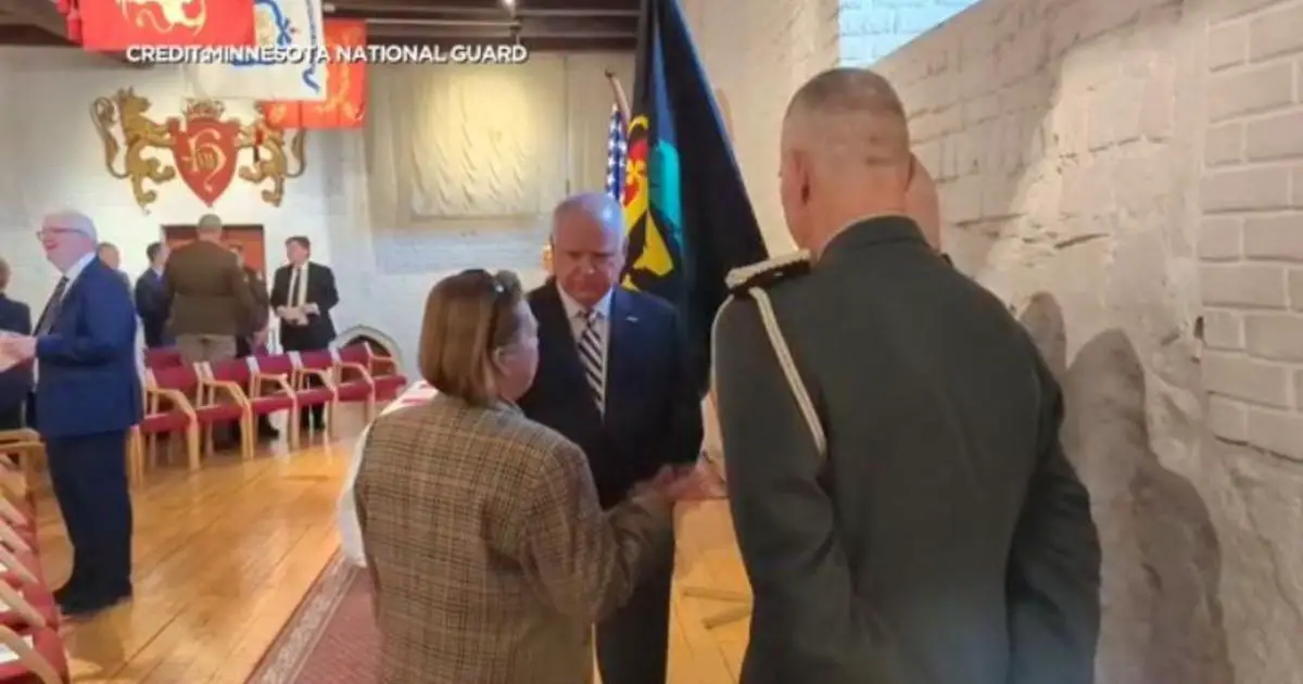 Walz visite la Norvège pour commémorer l'échange historique de troupes depuis 50 ans 4 Walz visite la Norvège pour commémorer l'échange historique de troupes depuis 50 ans - 3