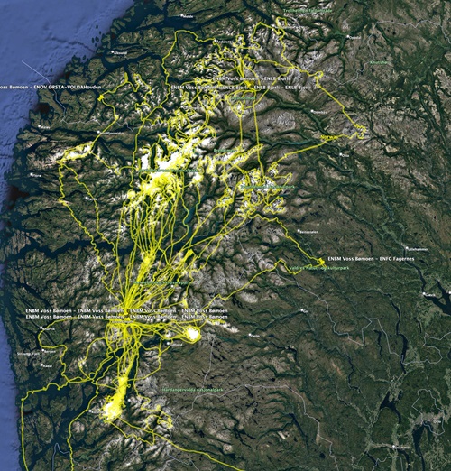 Voler sur les glaciers et les hauts sommets du sud de la Norvège 10 Traces GPS de la saison de vol de l'auteur, générées par SkyDemon pour être affichées sur cette image Google Earth.