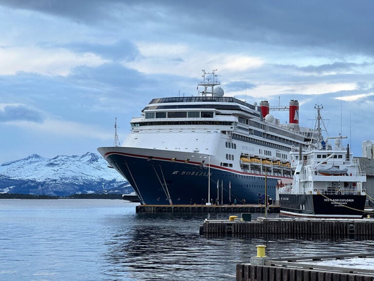 En images : Une croisière hivernale aux aurores boréales dans le nord de la Norvège 122 Fred Olsen MS Borealis à Molde.