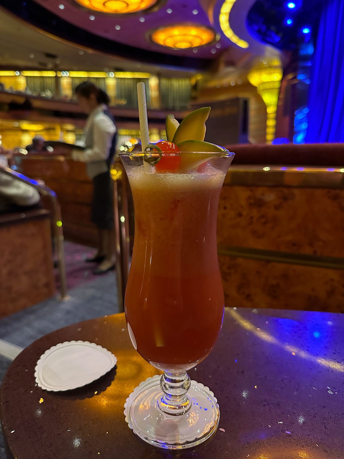En images : Une croisière hivernale aux aurores boréales dans le nord de la Norvège 150 Cocktail dans le Neptune Lounge.