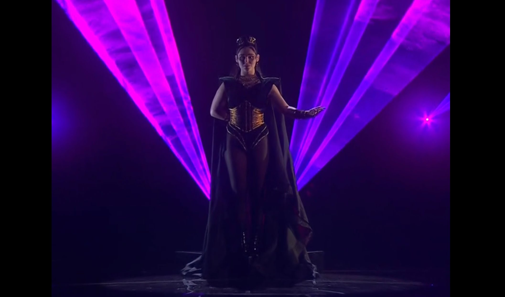 La Norvège envoie Alessandra à l'Eurovision avec "Queen of Kings". 10 La Norvège envoie Alessandra à l'Eurovision avec "Queen of Kings". - 9