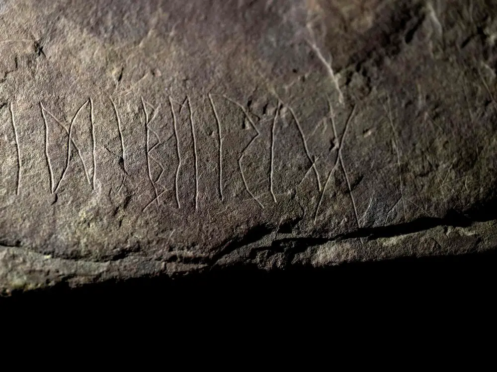 Inscription sur la pierre runique