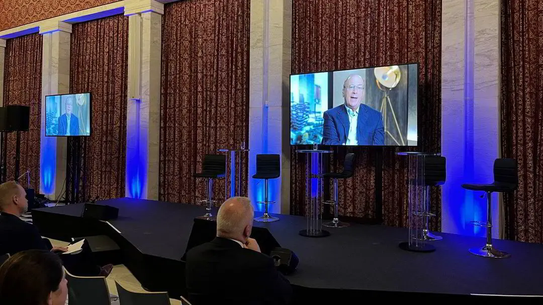 Le patron de Blackrock à la conférence d'Oslo : - La responsabilité des entreprises non cotées d'être la police de l'environnement 4 Le patron de Blackrock à la conférence d'Oslo : - La responsabilité des entreprises non cotées d'être la police de l'environnement - 3