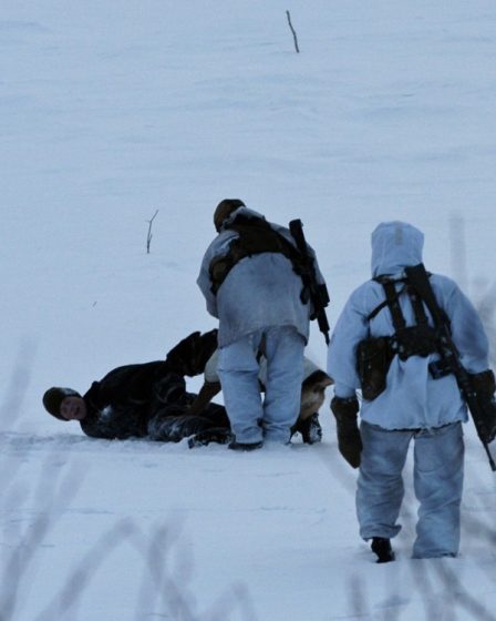 Fuyant la guerre, ils traversent la frontière norvégienne en courant dans la neige. - 4