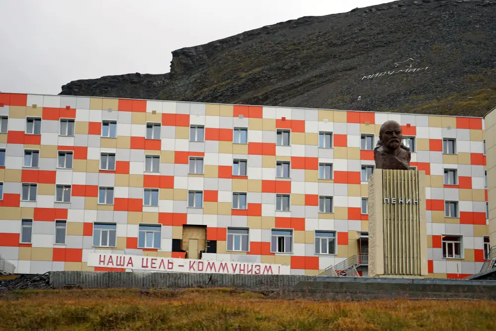 La Russie commence à louer des appartements à n'importe qui dans l'archipel norvégien du Svalbard. 8 La Russie commence à louer des appartements à n'importe qui dans l'archipel norvégien du Svalbard. - 7