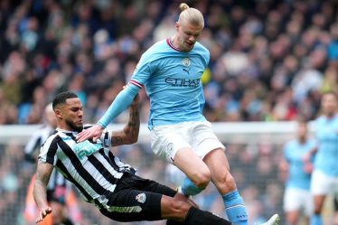 Jamaal Lascelles rend son verdict sur la bataille avec Erling Haaland lors de Man City vs Newcastle - 18