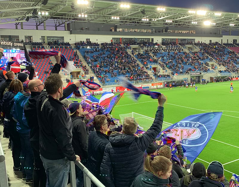 Les fans de Vålerenga à l'Intility Arena d'Oslo.