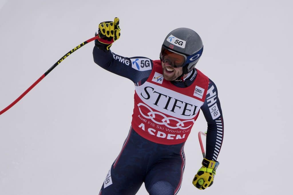 Les étoiles se sont alignées pour Mikaela Shiffrin et Aleksander Aamodt Kilde au cours du week-end dans le Colorado et en Norvège. 14 Les étoiles se sont alignées pour Mikaela Shiffrin et Aleksander Aamodt Kilde au cours du week-end dans le Colorado et en Norvège. - 13
