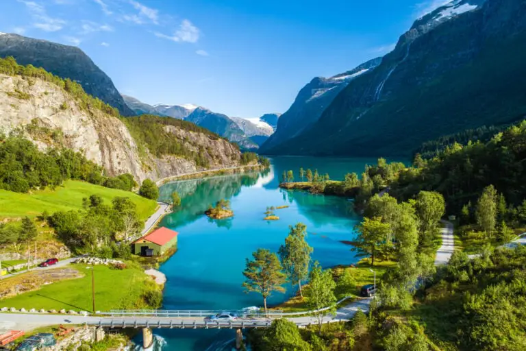 Lovatnet i en norsk fjord.