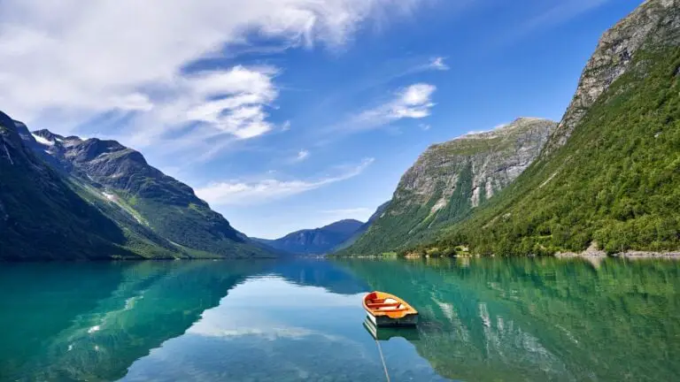 Lac Lovatnet dans le Fjord norvégien.