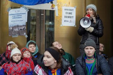 Les protestations en Norvège visent un parc éolien situé sur des terres utilisées par des bergers - 16
