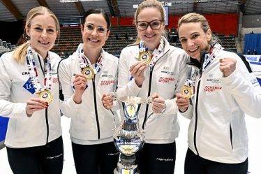 Les Suisses remportent un titre record en curling - 20