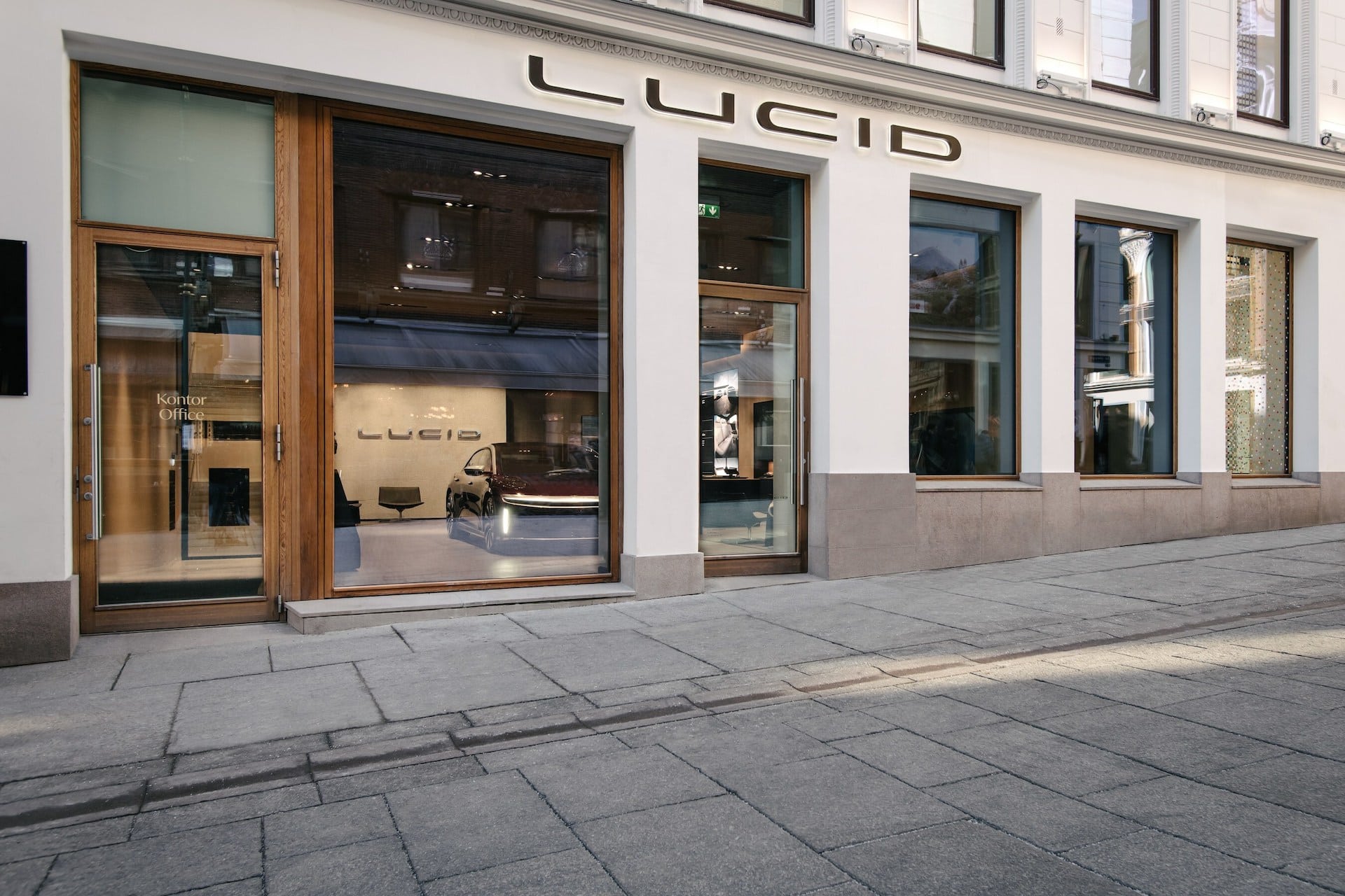 Lucid Group ouvre un nouvel espace de vente au détail à Oslo, en Norvège - 9